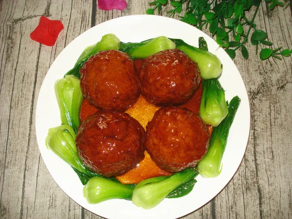 Braised pork balls in gravy East China-第9张